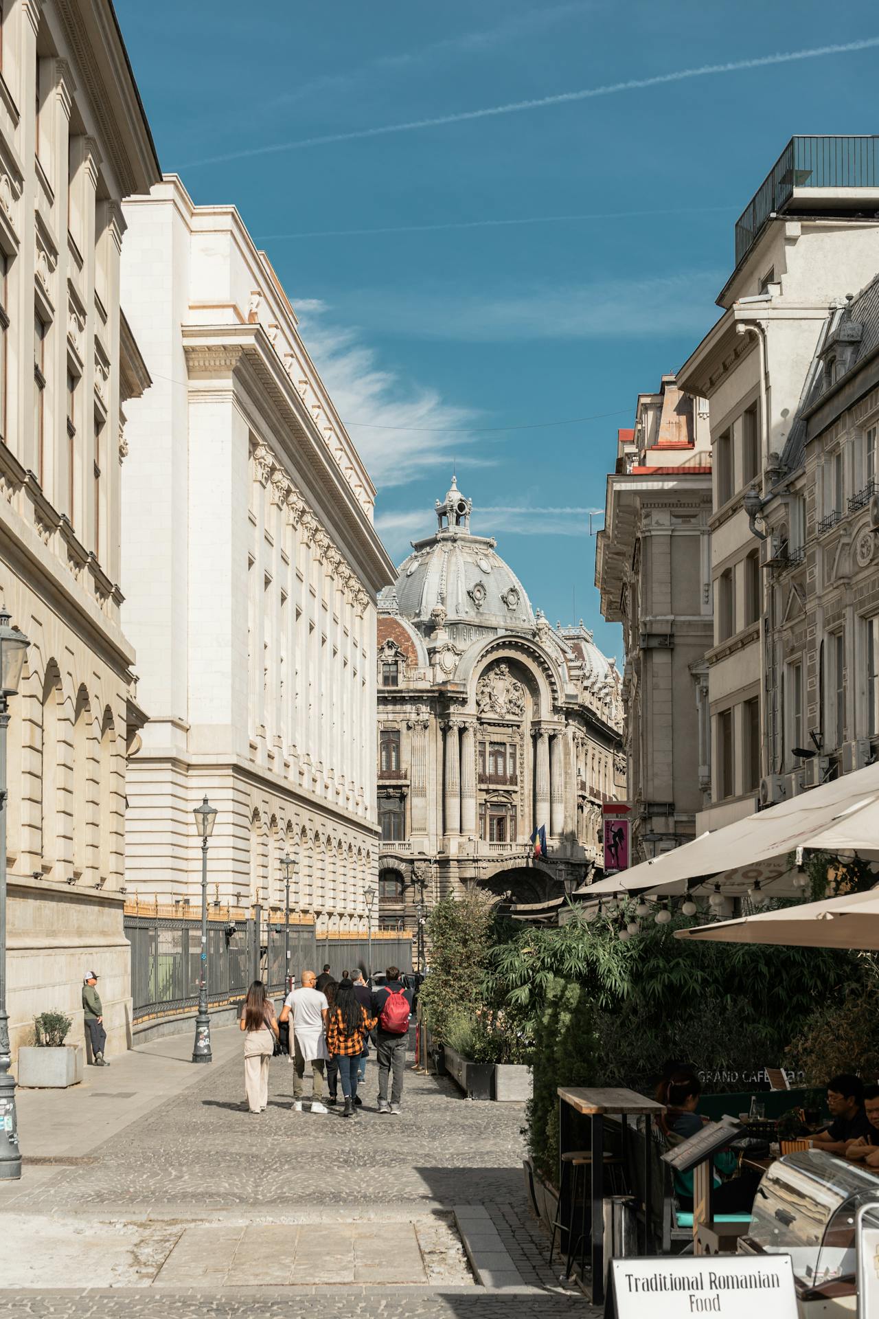 Is It Easy to Date in Romania as an American? My Honest Story